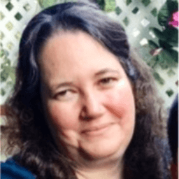 Photo of Holly Cuevas